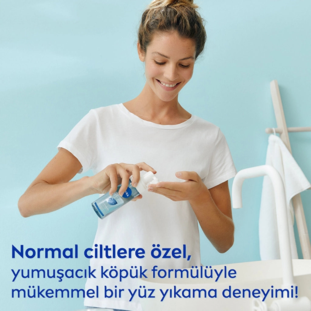 Nivea Revitalizing Facial Cleansing Foam 150 ml