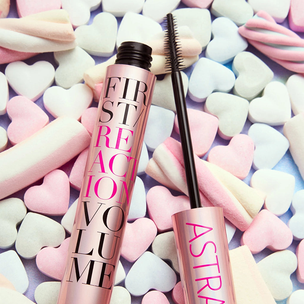 Astra Deep Black Mascara First Reaction Volume