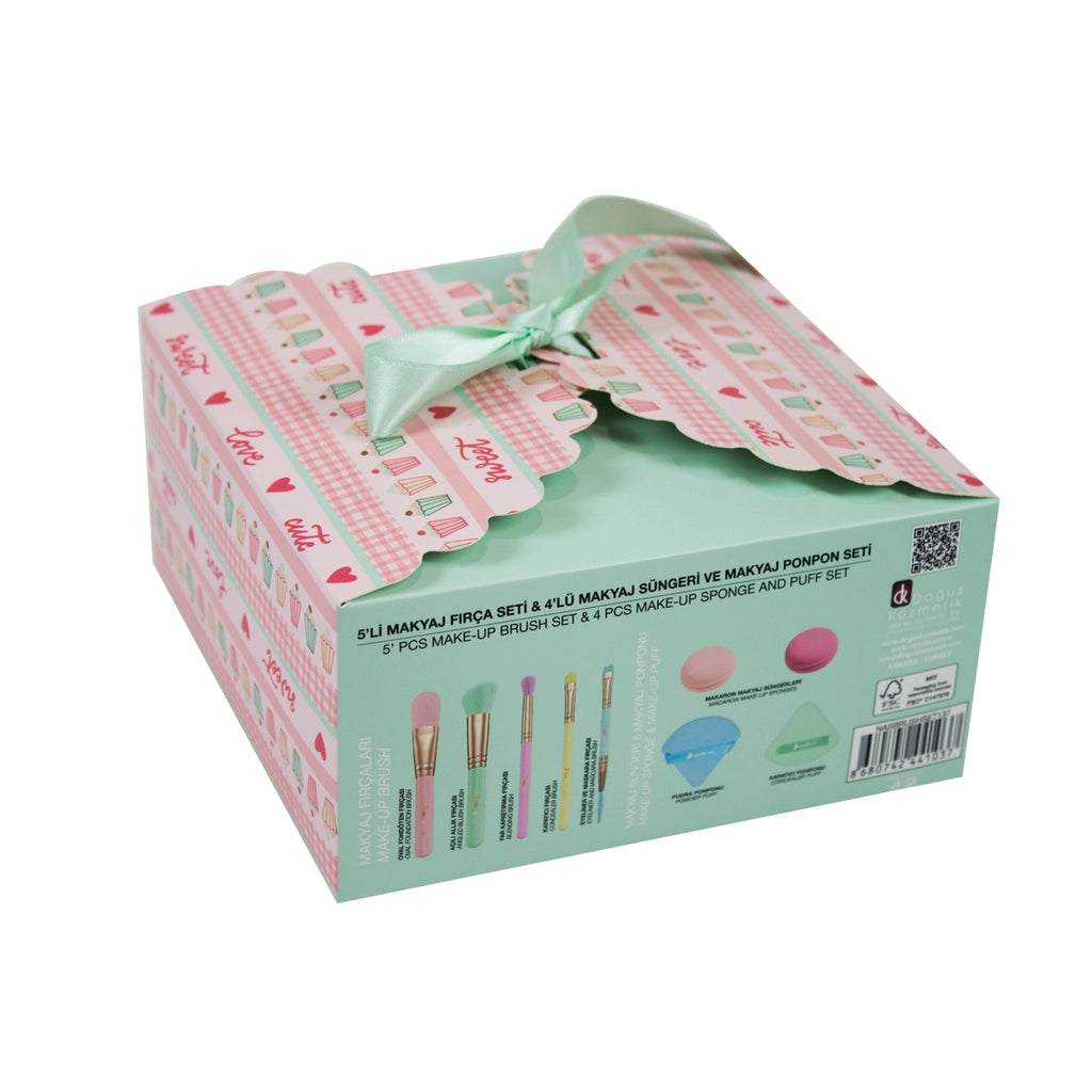Nascita Makeup Brush and Sponge Set