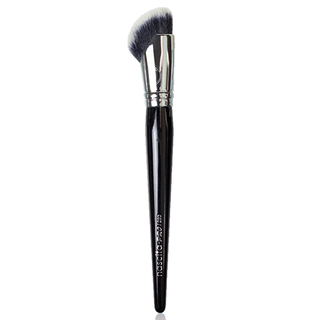 Nascita Pro Curved Contour Makeup Brush 260