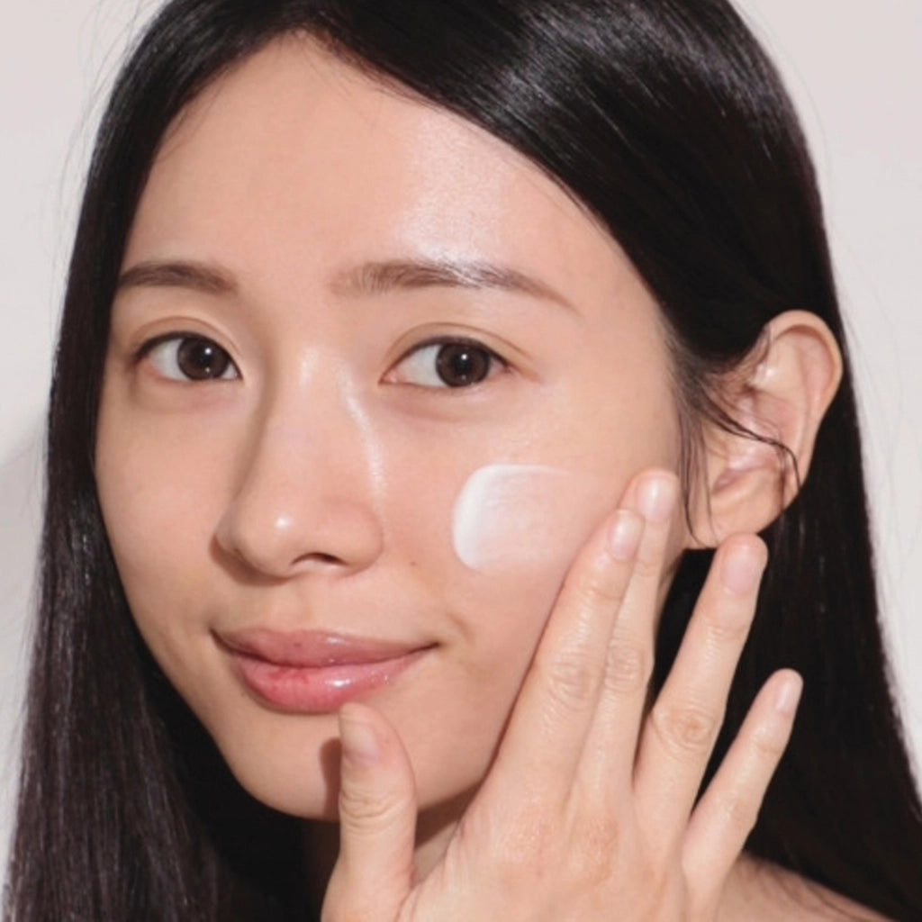 Innisfree Face Sun Serum with Green Tea and Hyaluronic Acid 50SPF 50 ml